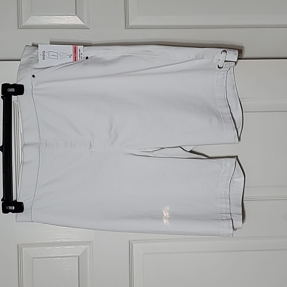 NWT intro. love the fit rose novelty Bermuda tummy control waist size 24W white
